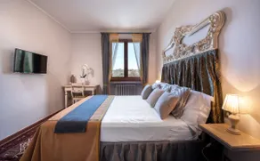 Villa with Pool, Extra Virgin Olive Oil in Chianti - Image 2