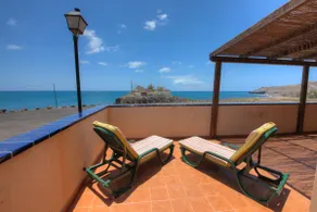 Apartment right on the sea in a small fishing village - Image 2