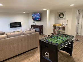 Whitetail cottage! 🦌 Spacious home with game room. Near OIT and SkyLakes. - Image 2