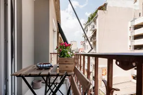 Refined Apartment by the Archaeological Museum - Image 4