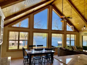 Views! Lakefront, fire pit, pool, quiet escape - Image 4