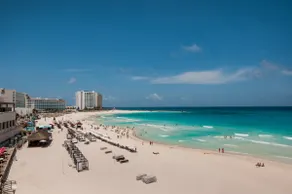 Wake up to the Caribbean | Beachfront | Hotel Zone - Image 2
