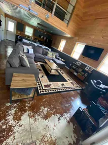 Cozy Cabin in the woods with pool table! - Image 3