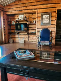 Bluestem Getaway Cabin - Image 3