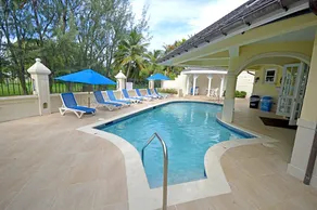 Bajan Luxe Townhome with pool and beach access - Image 4