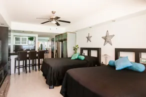 Wake up to the Caribbean | Beachfront | Hotel Zone - Image 4
