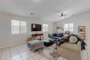 Cheerful 4-bedroom - Image 3
