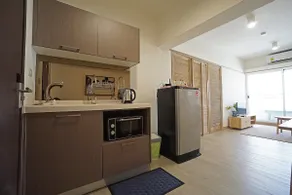 Ari BTS Oasis Chillax 1BR - Balcony & City View - Image 4