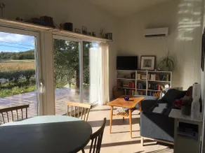 Beautifully-located house with ocean view - Image 2
