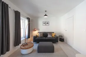 Cuthbert’s Corner. Modern apartment, Central Wells - Image 3