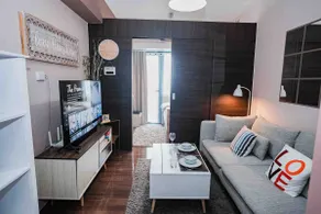 LuXe das HaUs at AIR Makati with SKYLINE view - Image 5