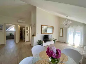 House among the castles - Image 2