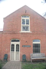 Stables Apartment - Image 2