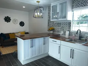 Lovely fully remodeled 2 bedroom stylish Condo - Image 4