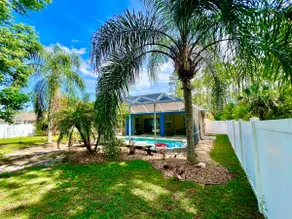 Hidden Treasure-cozy 3BR w/salt water Heated pool - Image 5