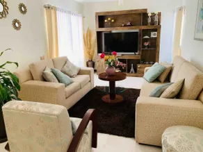 Beautiful comfortable apartment with a large terrace - Image 2