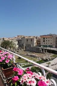 ORTIGIA .... LA TERRAZA EN EL TEMPLO - Image 3