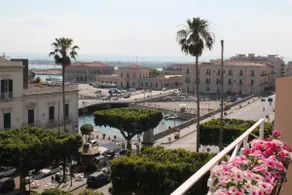 ORTIGIA .... LA TERRAZA EN EL TEMPLO - Image 4