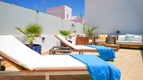 Penthouse tropical spa terrace over Roman Theatre - Image 5
