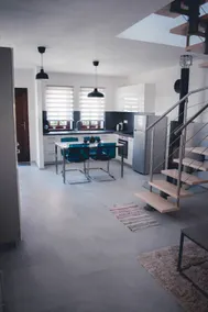 House at the Walls - Image 4