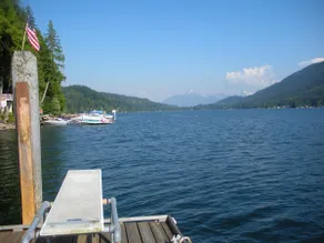 Lakefront Log Cabin Getaway - Image 2