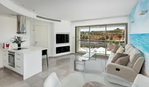 Beautiful 2bd family apt by the beach - pool & parking & gym - Image 2
