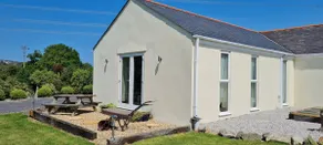 Romantic rural cottage, log burner, Smart TV early check in ,large gardens - Image 2