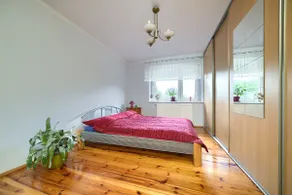 Sunny Apartment with Balcony | Parking | Lake View - Image 5