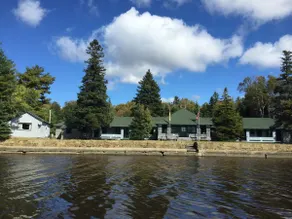 Bob's Cabin at Wishart's Point Lodge - Image 4