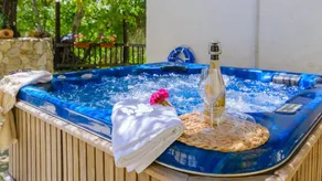 El Tajil, WiFi, hot tub, pool, BBQ, Alhambra - Image 3
