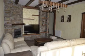 VUT for 12 with a private pool and barbecue - Image 3