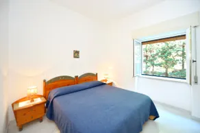 Apartment in villa near the sea, very central - Image 3