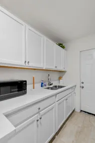 Western Shirley UNIT A - Image 5