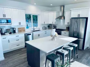 Homeport- Luxury Waterfront Home w/ Hot Tub and Game Room - Image 4