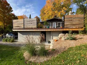 Garden Spa Terrasse Cozy Cottage near Lake Dunham - Image 3