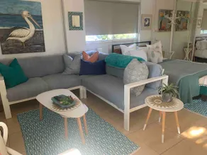 Pelican's Turning: Riverview Elegance in Maclean - Image 3
