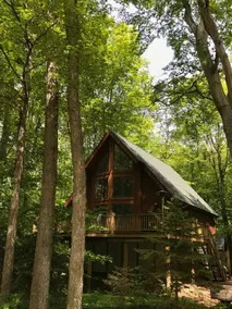 Harbor Springs Vacation Rental-outdoor Hot Tub - Image 2