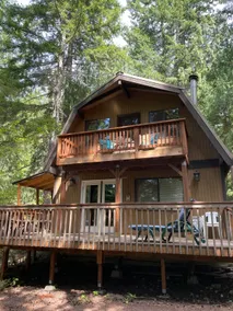 Gambrel Cabin at Lake Cushman - Image 2