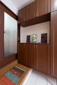 Permitted Bentencho Guest House 170 sqm or more Convenient access Convenience store in front Price shown is for 6 people - Image 3