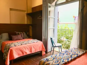 Downtown/PRIVATE BALCONY/FAST WIFI/4 GUESTS - Image 2