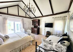 Renovated 1817 Hobby Farm Close to Dartmouth - Image 2