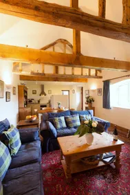 Lark Lodge, Lackford Lakes Barns - Image 4