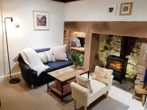 Cosy 18th Century Private Suite - Peaceful Village - Image 4