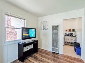 214A - Cozy Studio with AC & Kitchen near Stanford - Image 4