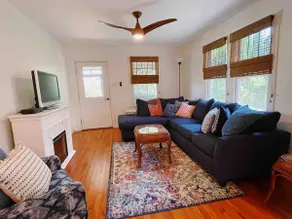 Unik Beach Cottage - Vineyard Vista - - Image 4