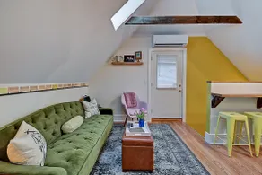 Romantic Light Filled Loft Hot Tub Downtown Indy! - Image 4