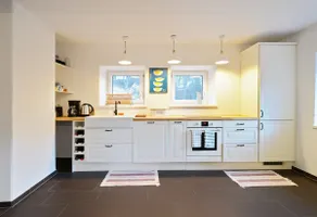 Idyllic house in a quiet location with private sauna - Image 5