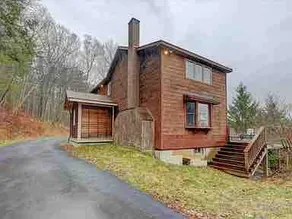 Charming, view, large deck, private/walk downtown - Image 2