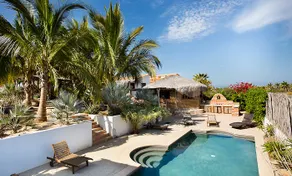 Charming & Economical 2 bedroom Pool Home - Image 3