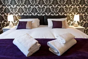 MODERN, geräumig, zentral gelegen, 3 Schlafzimmer, 2 Bäder, kostenlose Park PAR - Image 4